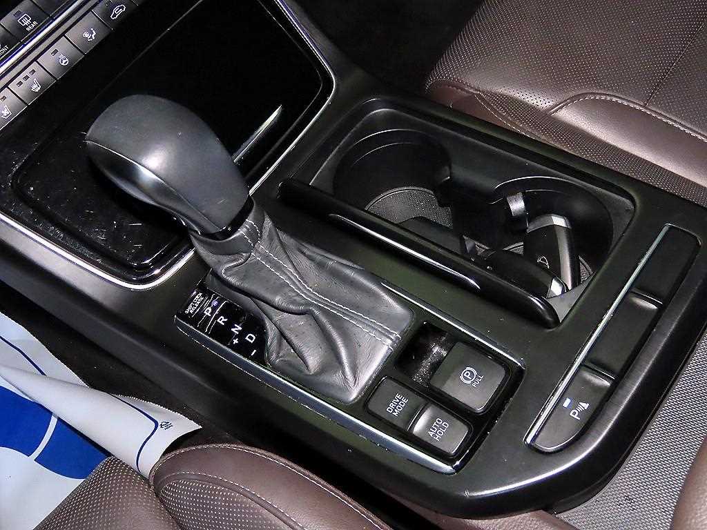 HYUNDAI Grandeur - Vista 12