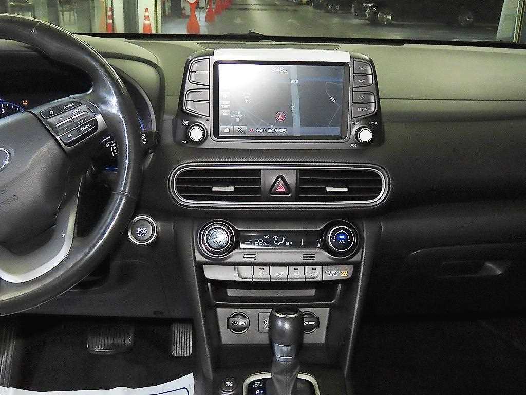 HYUNDAI Kona - Vista 11