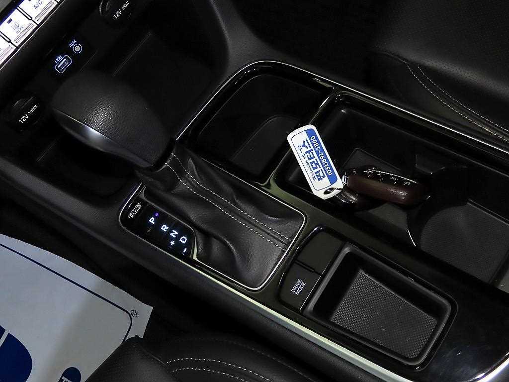 HYUNDAI Sonata - Vista 12