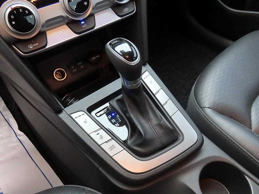 HYUNDAI Avante - Vista 10