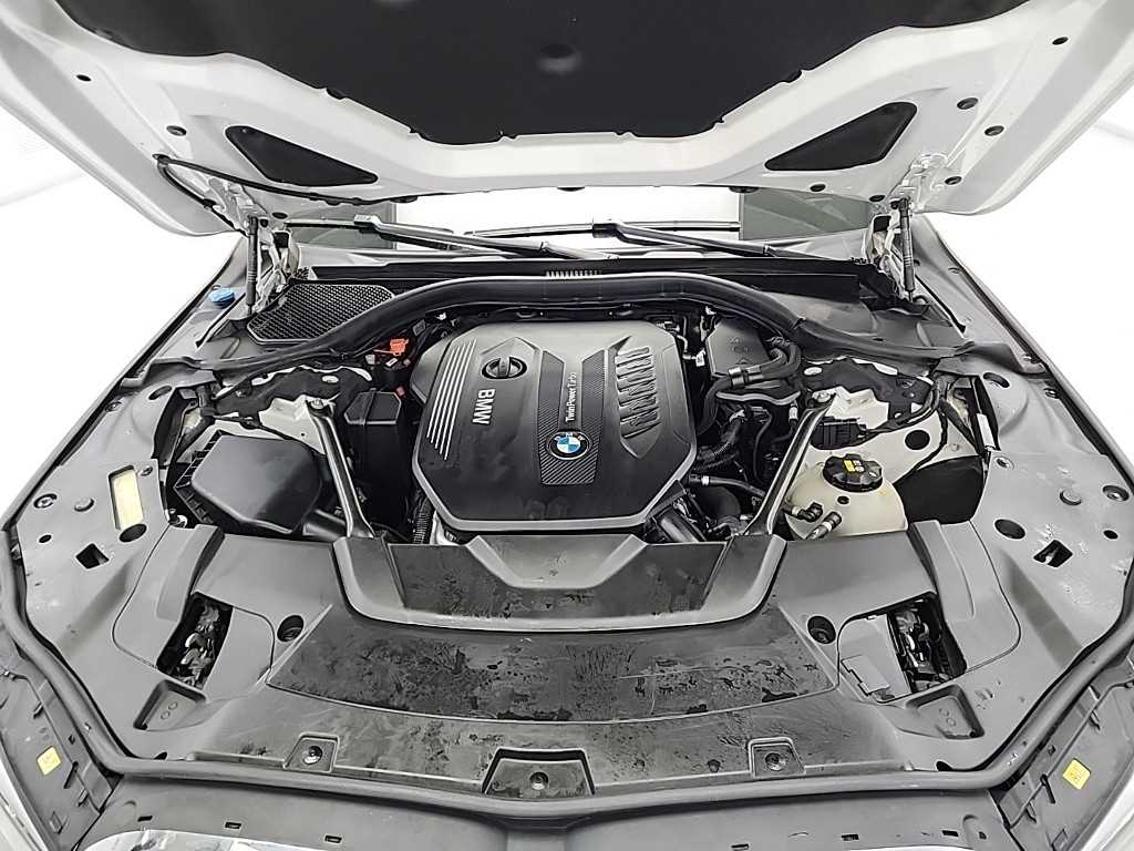 BMW 7 Series - Vista 5