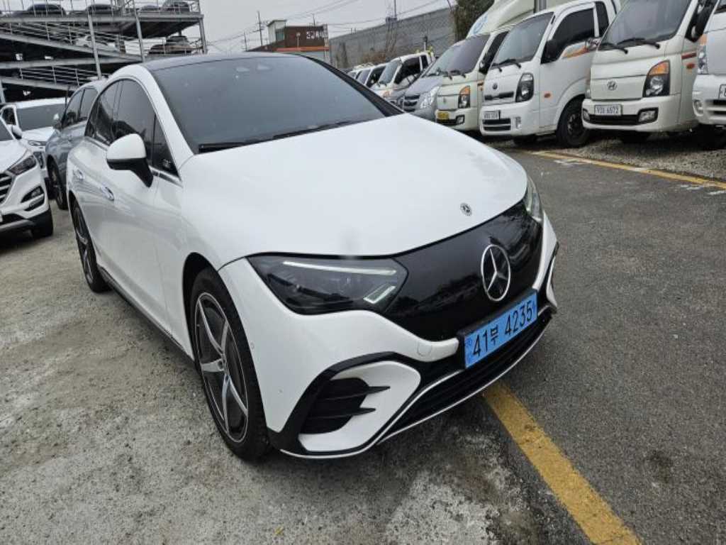 Mercedes Benz EQE - Vista 2