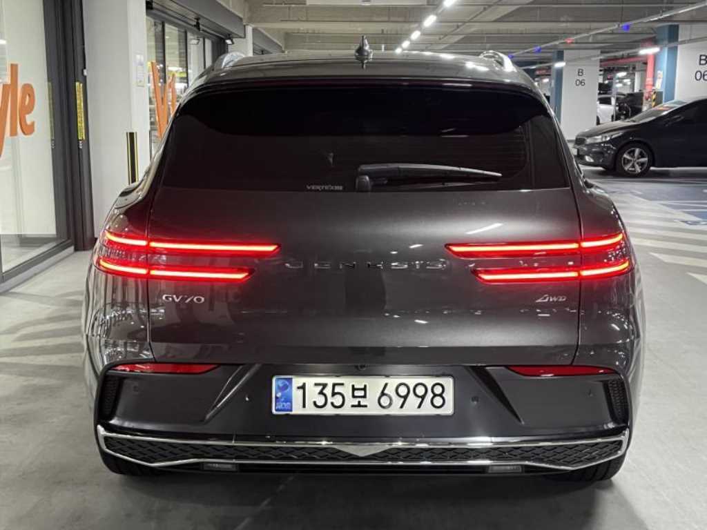 Genesis GV70 - Vista 4