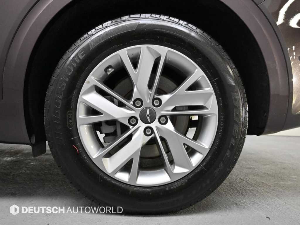 Genesis GV70 - Vista 5