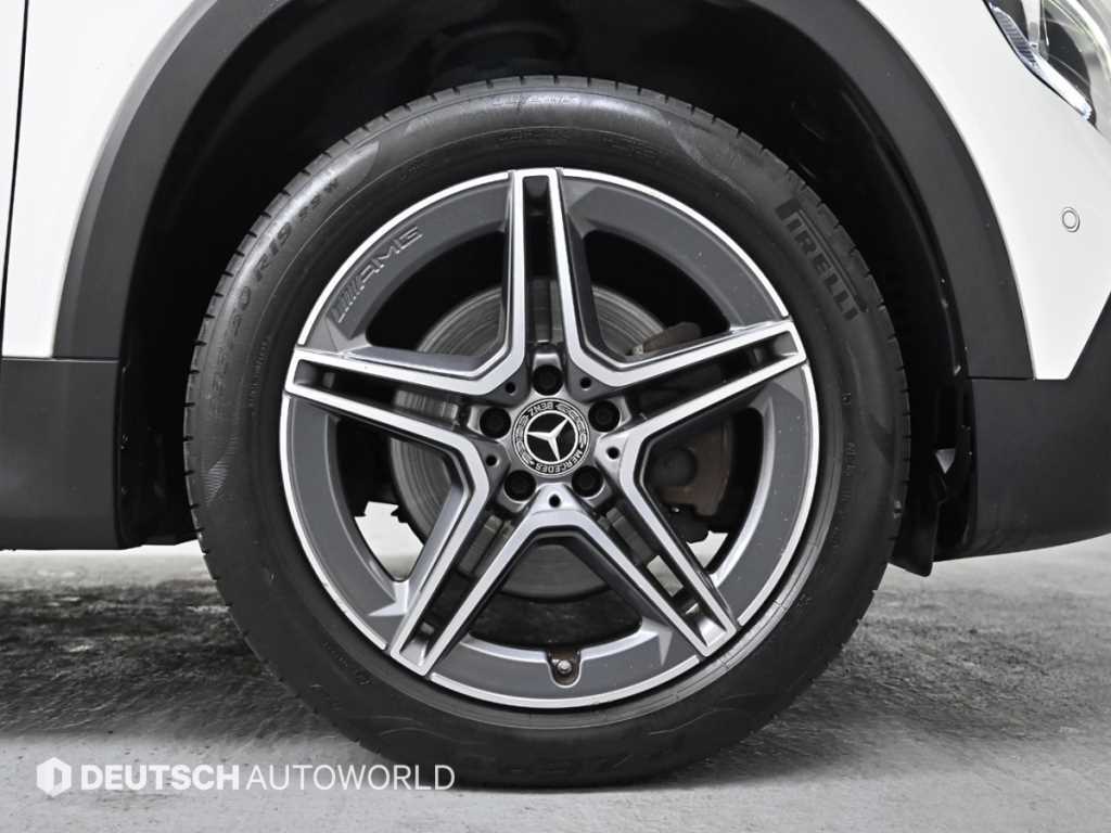 Mercedes Benz GLB Class - Vista 5