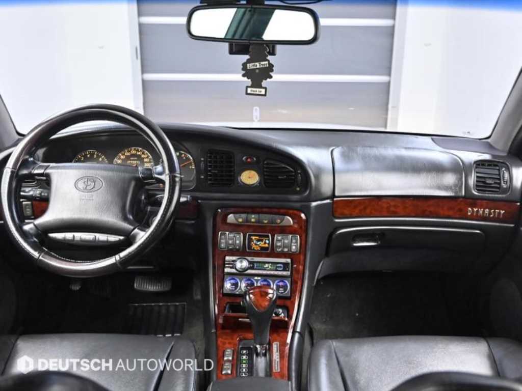 HYUNDAI Dynasty - Vista 7