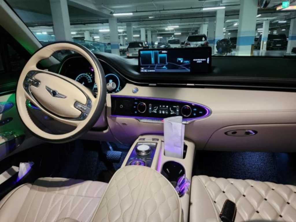 Genesis GV70 - Vista 7