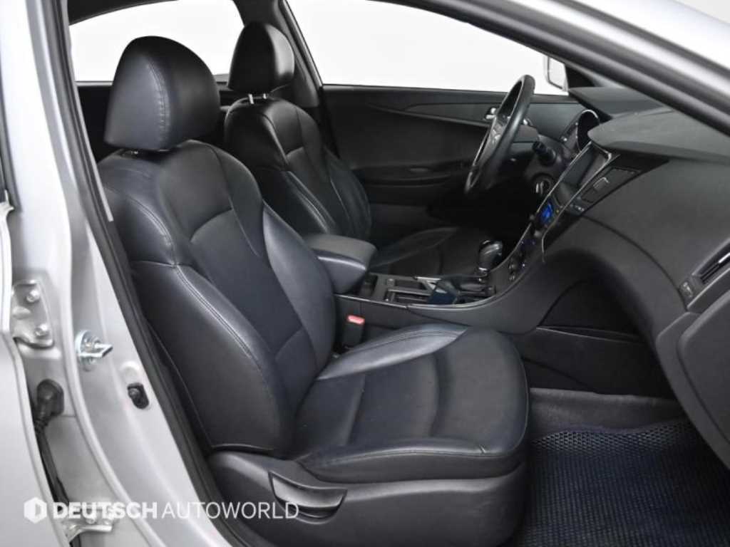 HYUNDAI Sonata - Vista 10