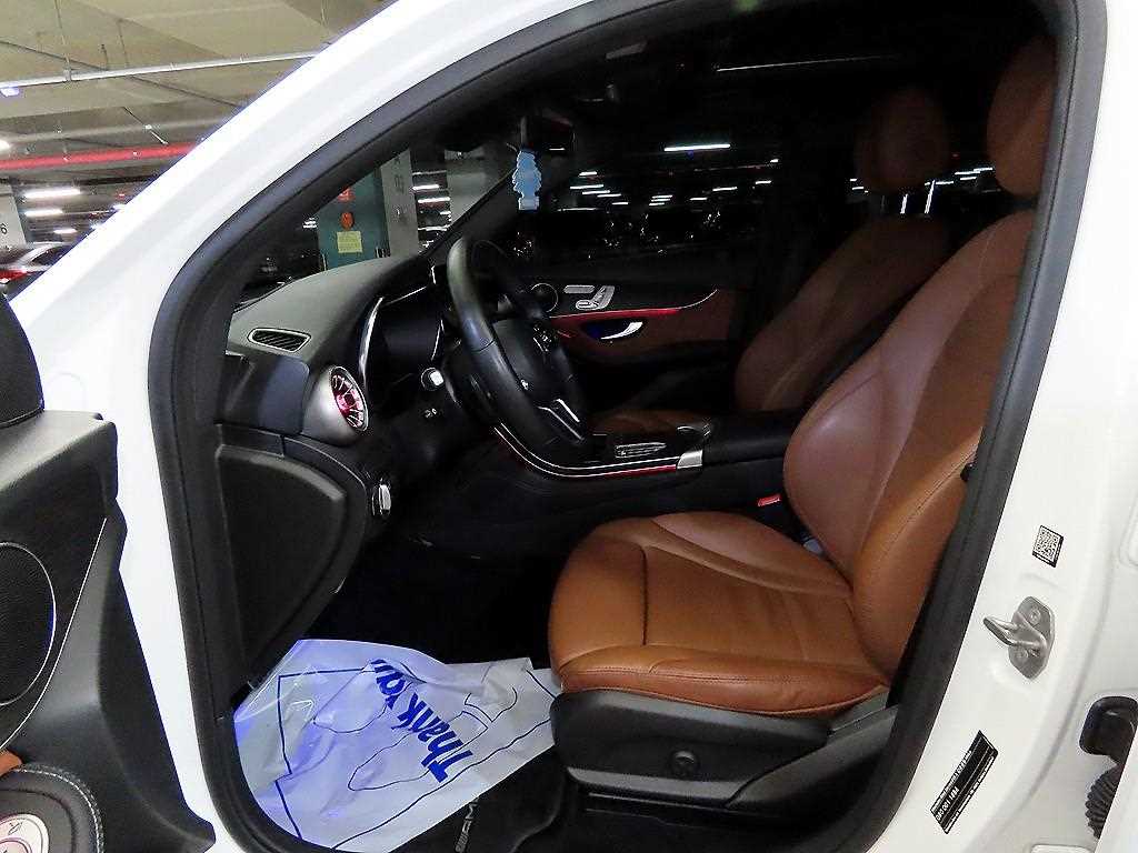 Mercedes Benz GLC Class - Vista 6