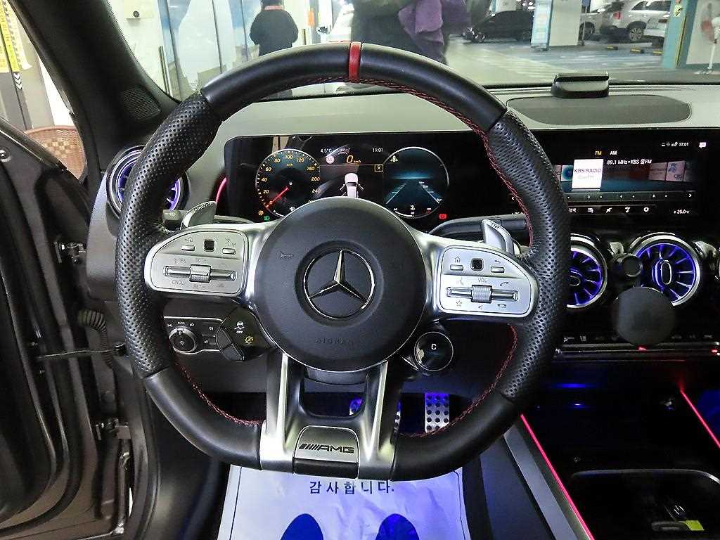 Mercedes Benz GLB Class - Vista 8