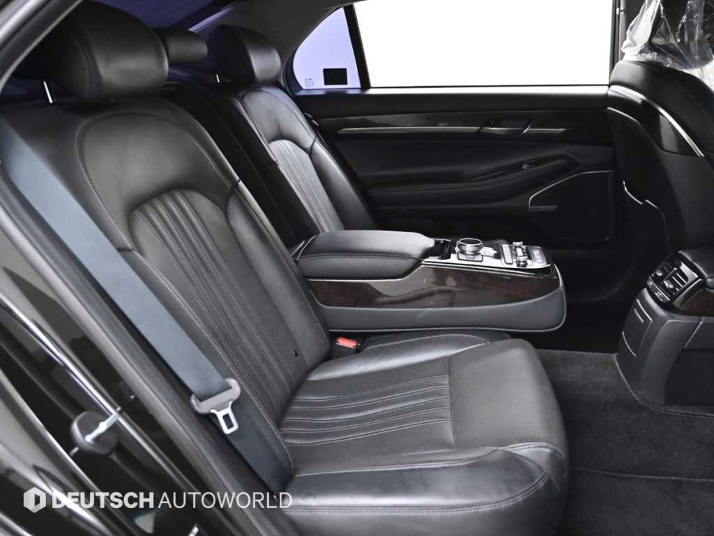 Genesis EQ900 - Vista 12