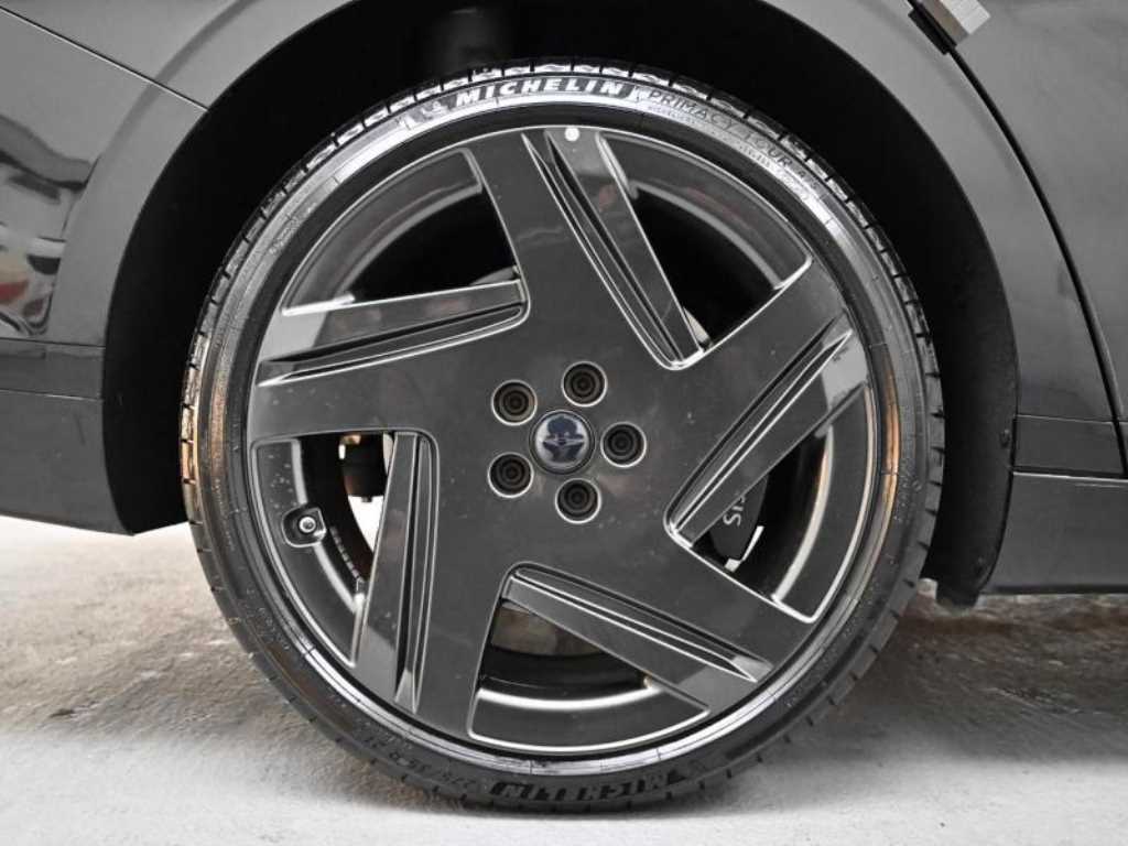 Genesis G90 - Vista 5