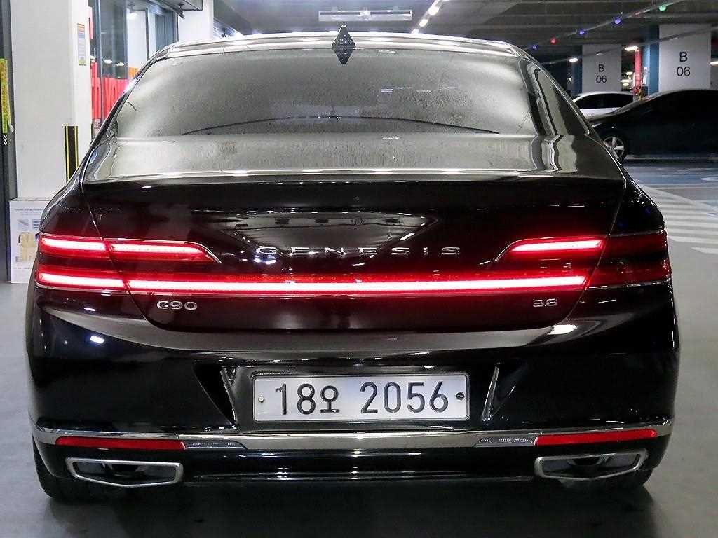 Genesis G90 - Vista 5