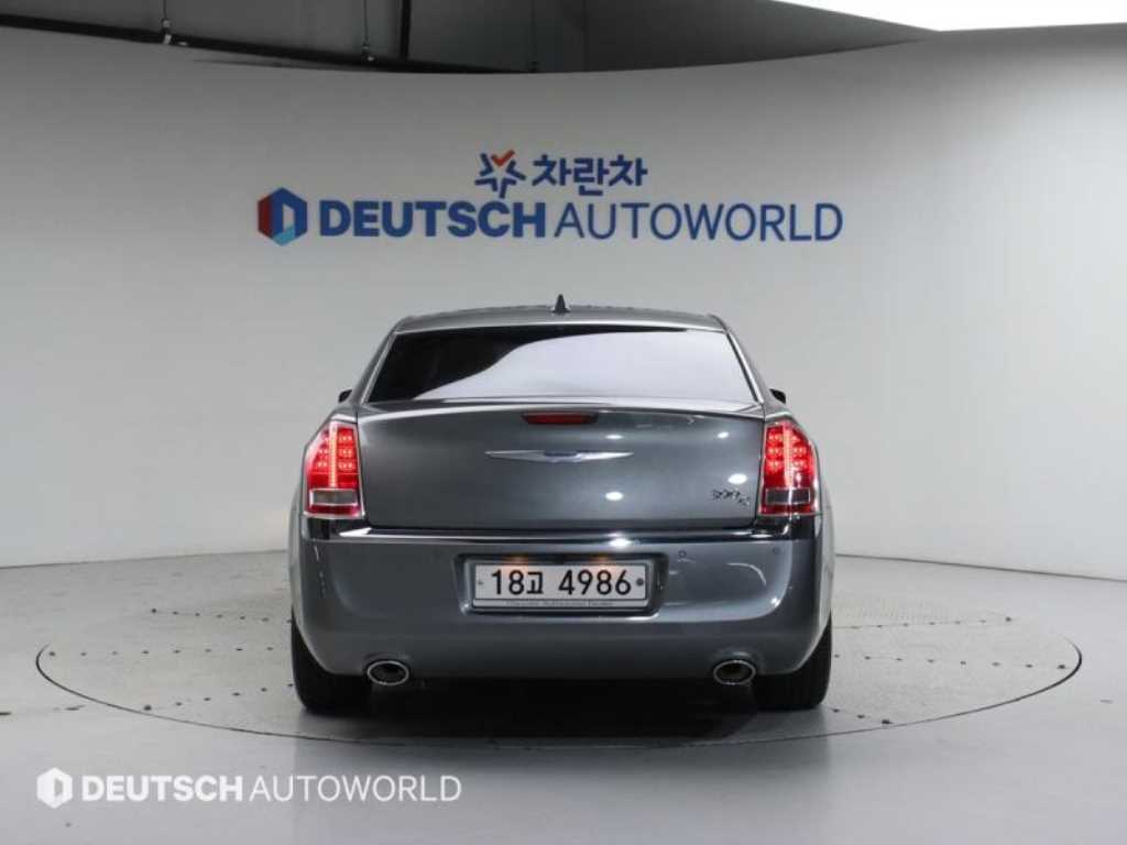 Chrysler 300C - Vista 4