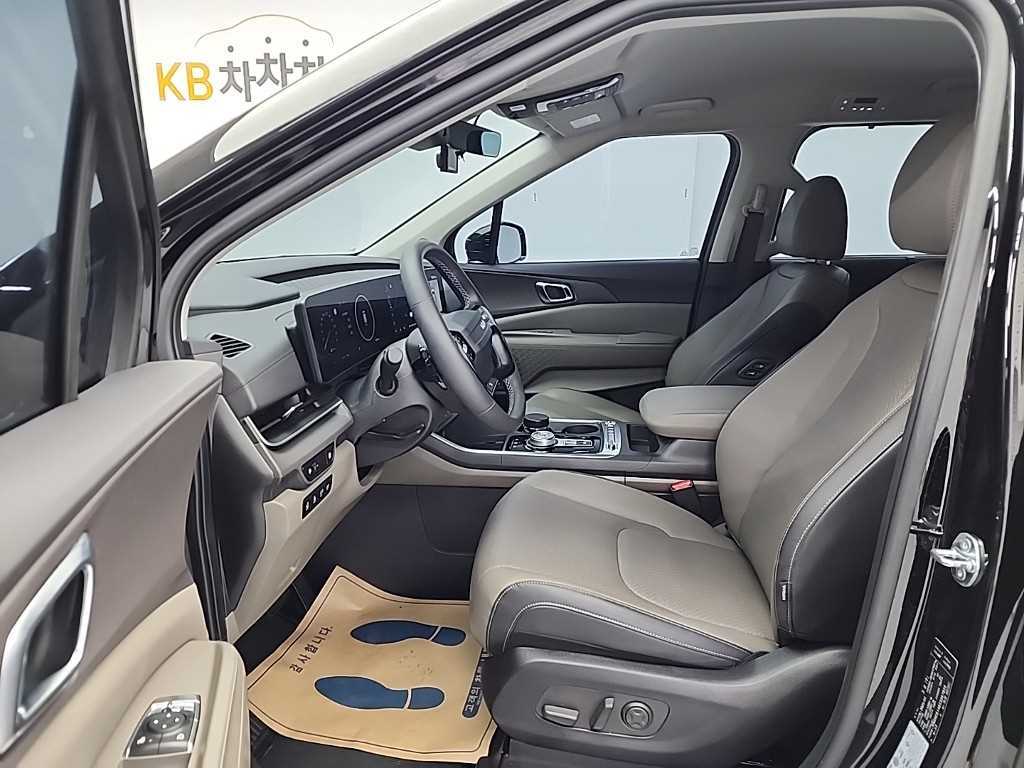 KIA Carnival - Vista 11
