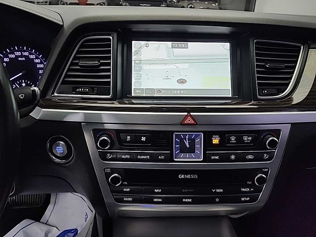 Genesis G80 - Vista 9