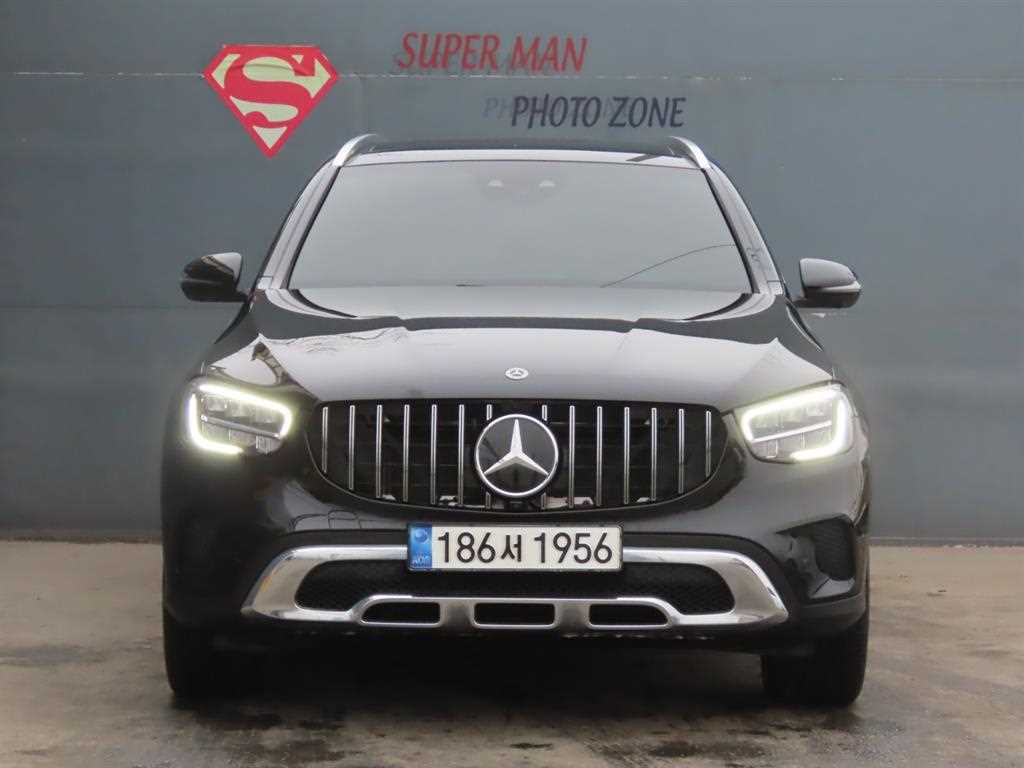 Mercedes Benz GLC Class - Vista 2