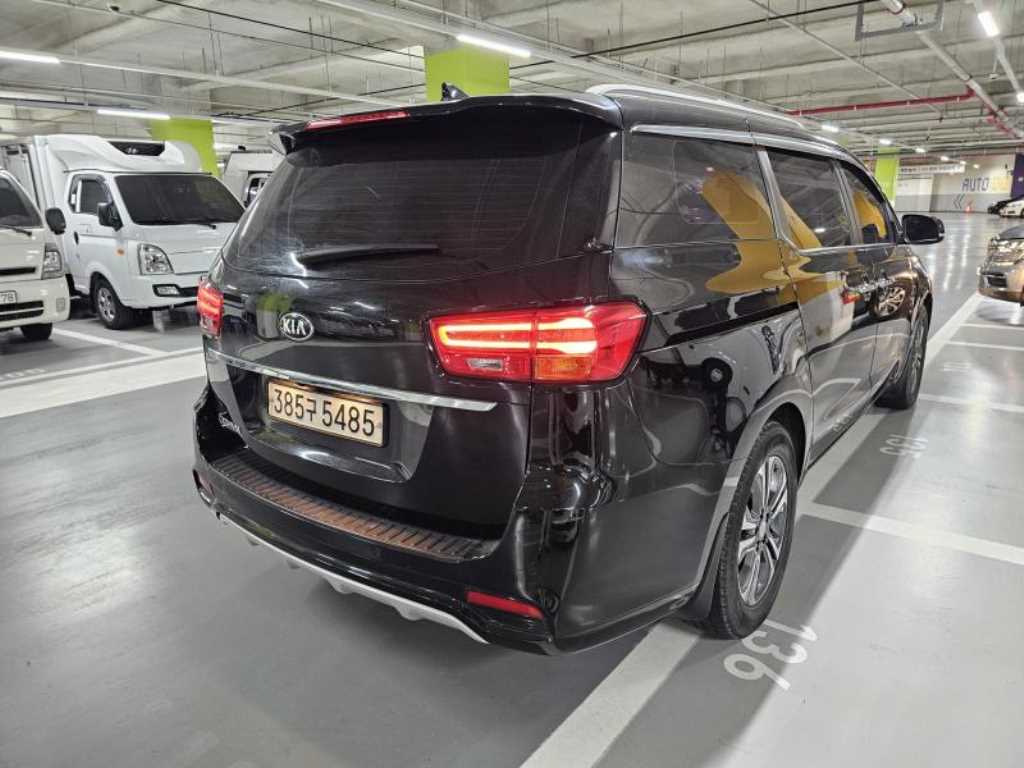 KIA Carnival - Vista 4