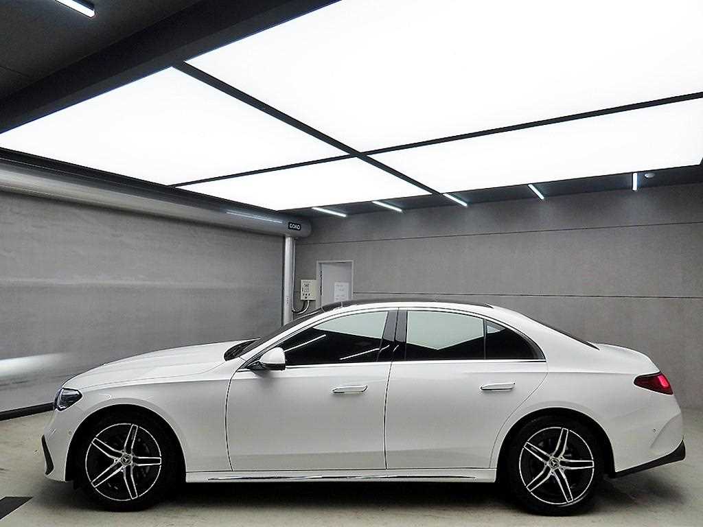 Mercedes Benz E class - Vista 4