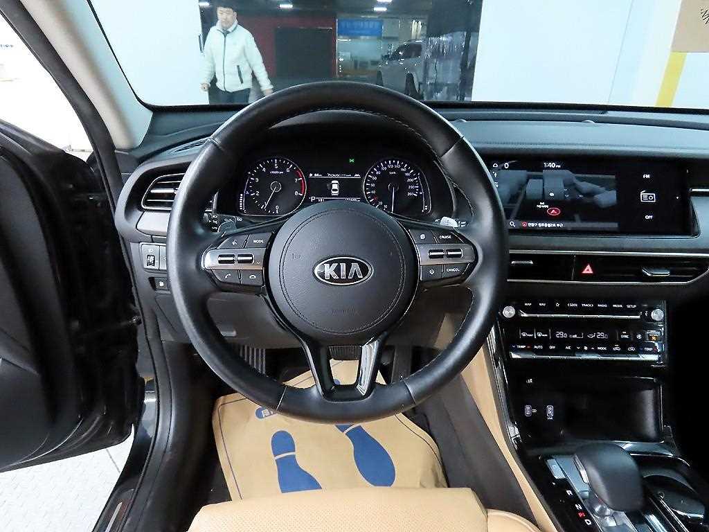 KIA K7 - Vista 9