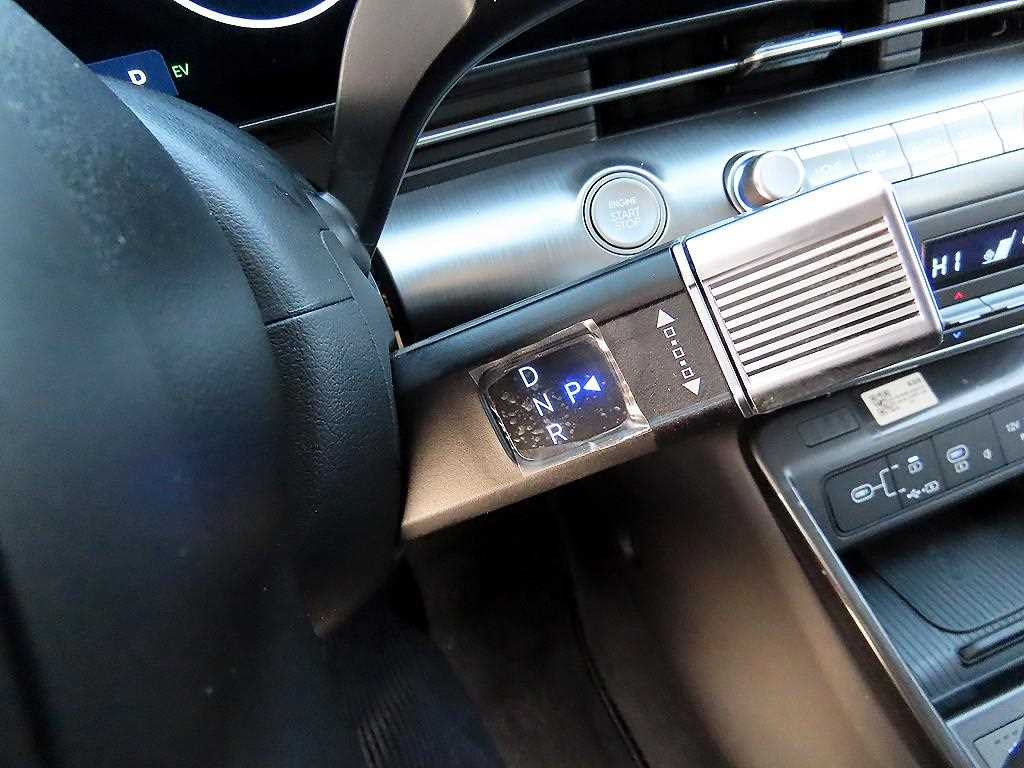 HYUNDAI Kona - Vista 10