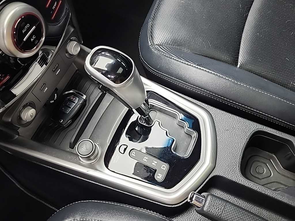 Ssangyong Tivoli - Vista 8