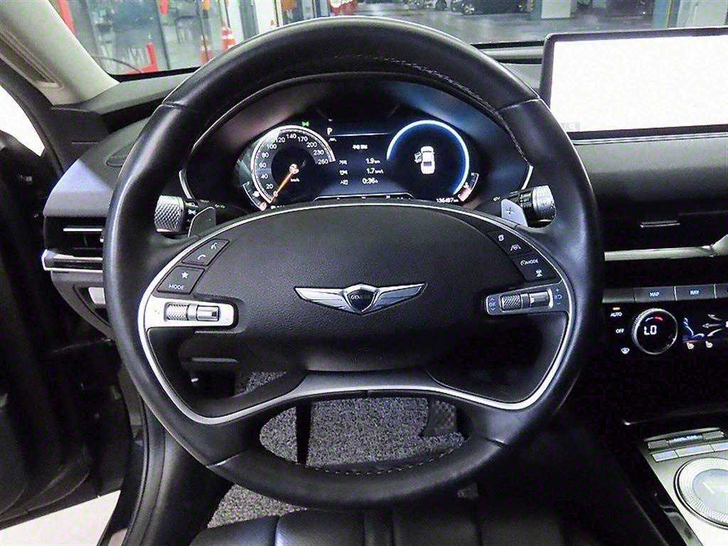 Genesis G80 - Vista 8