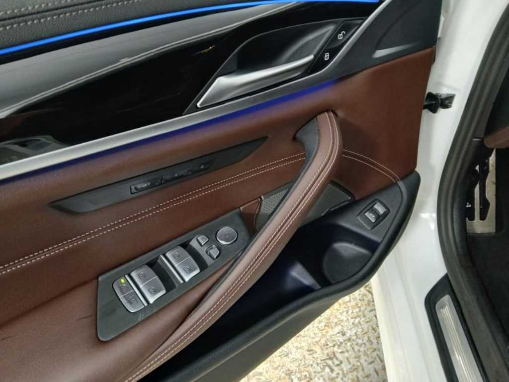 BMW 5 Series - Vista 10