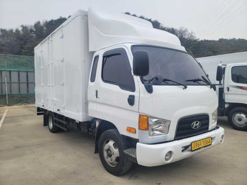 medium and large cargo truck - Vista 4