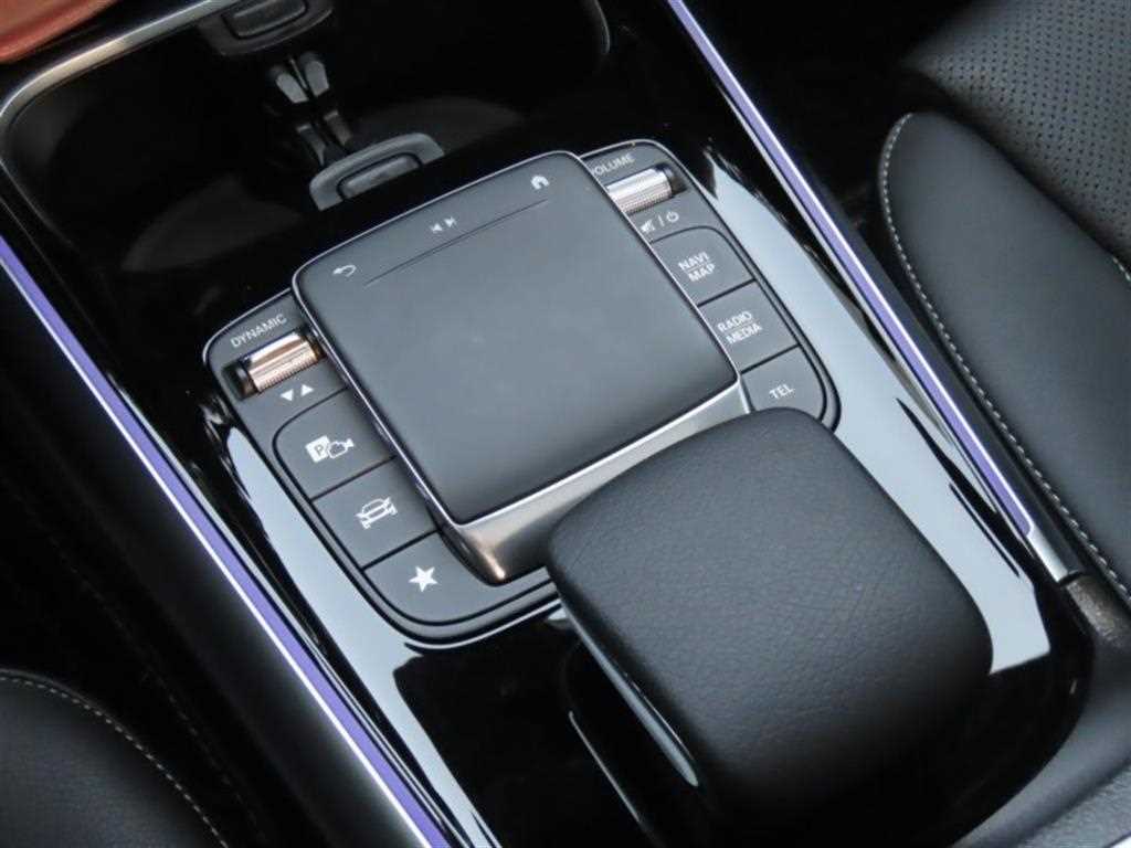 Mercedes Benz EQA - Vista 7