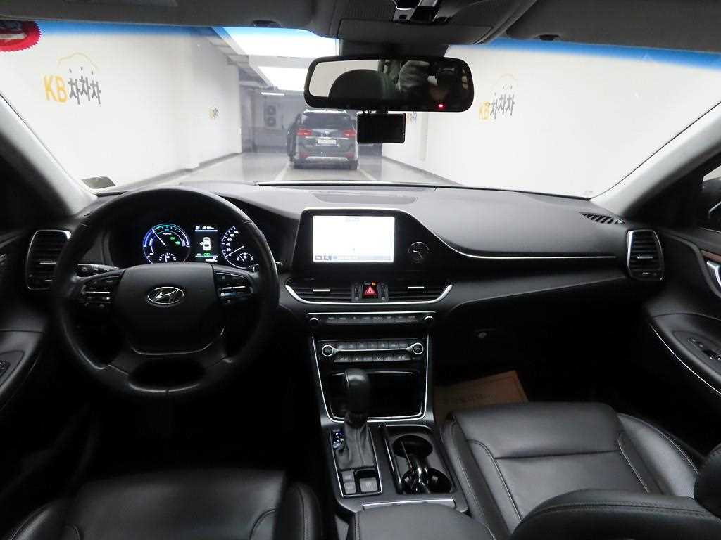 HYUNDAI Grandeur - Vista 7