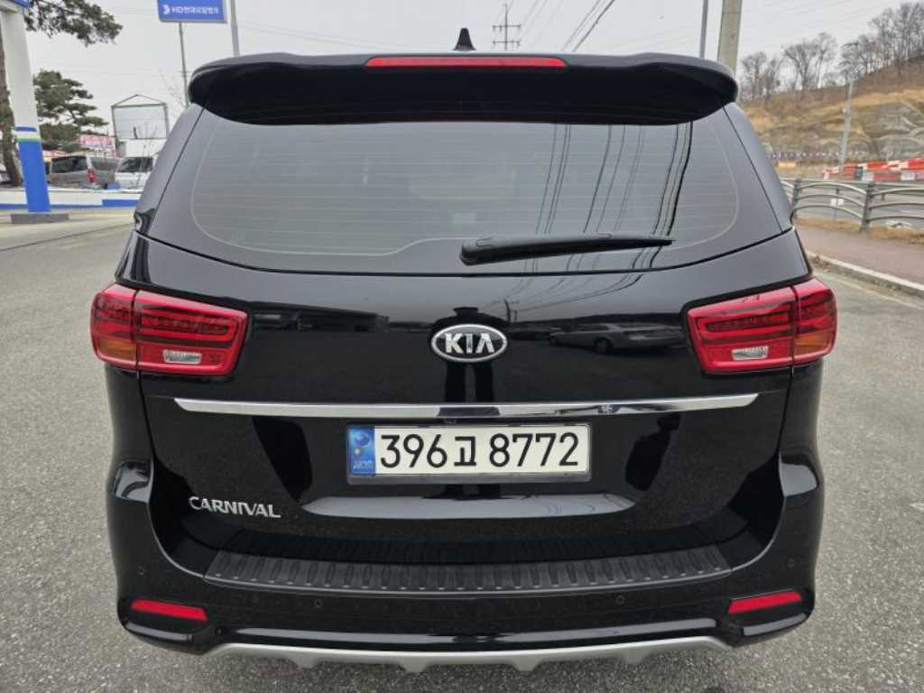 KIA Carnival - Vista 5