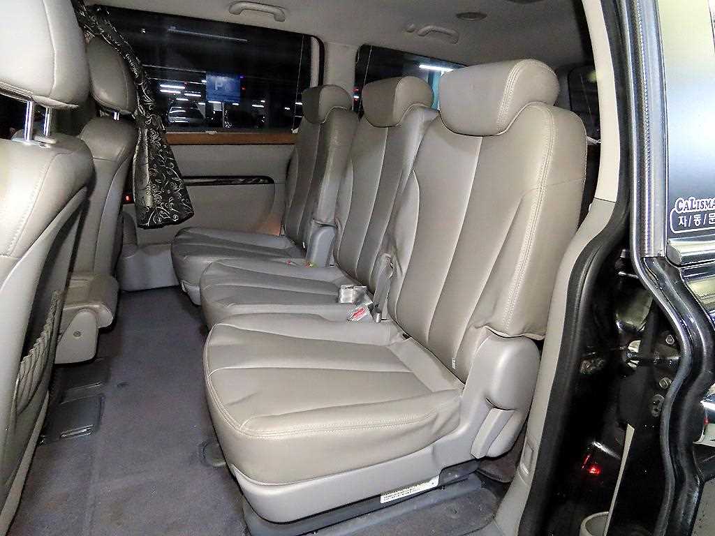 KIA Carnival - Vista 7