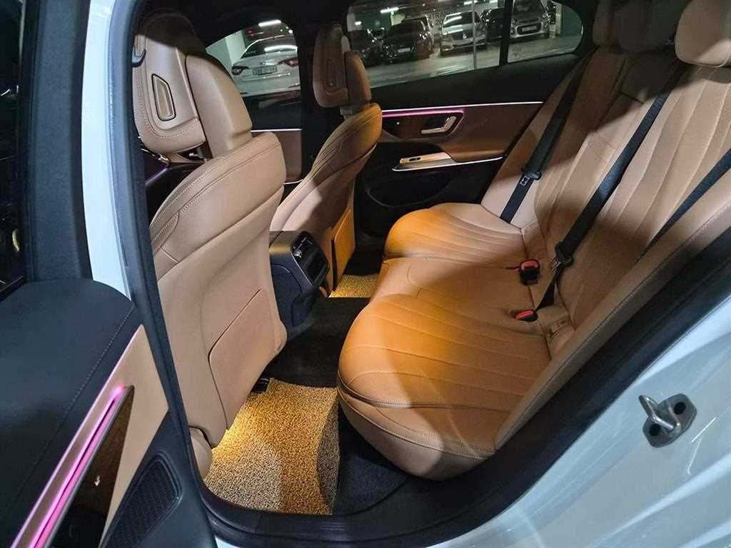 Mercedes Benz E class - Vista 7