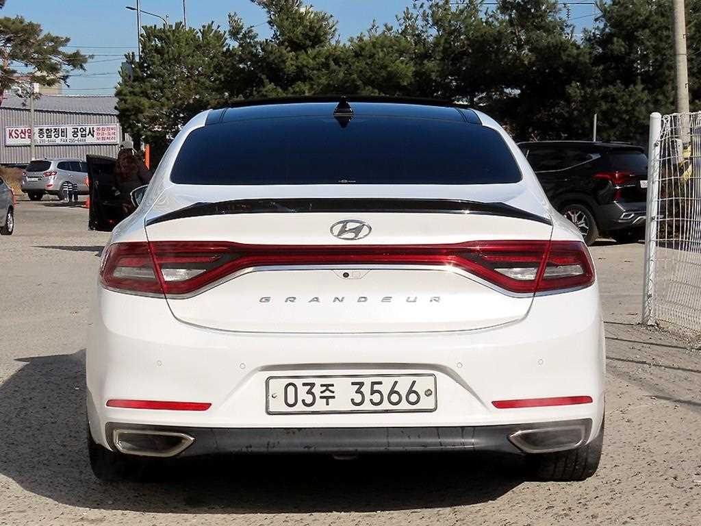 HYUNDAI Grandeur - Vista 4