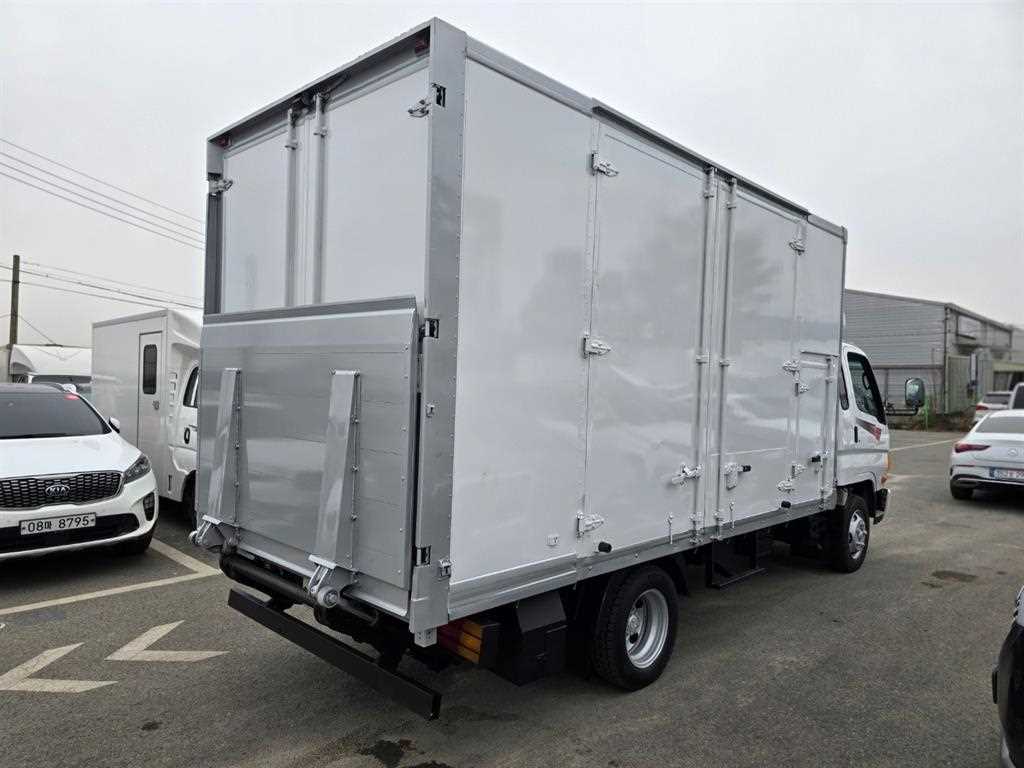 medium and large cargo truck - Vista 4