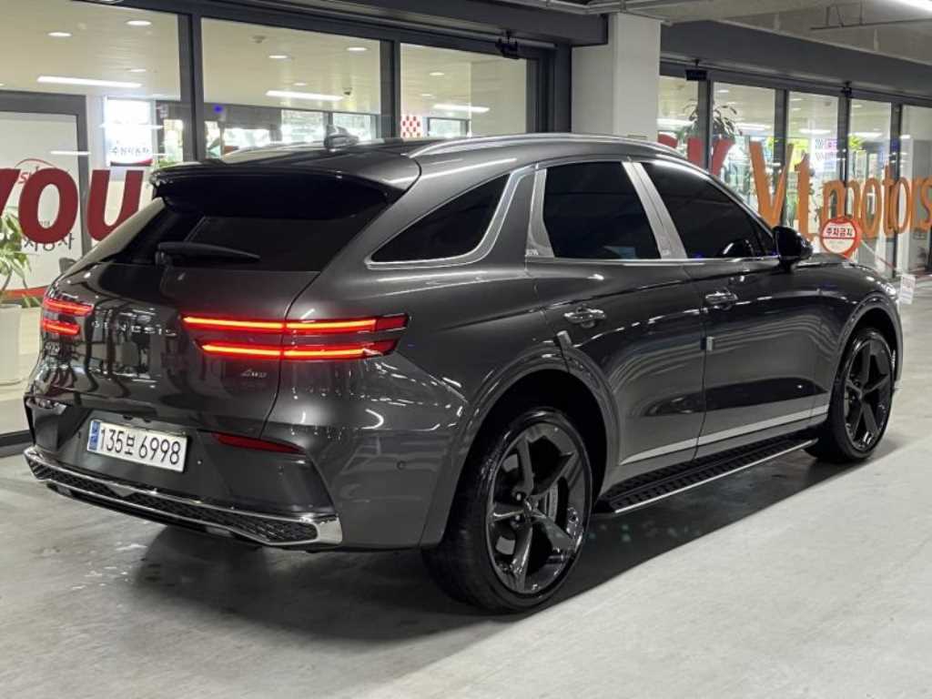 Genesis GV70 - Vista 5