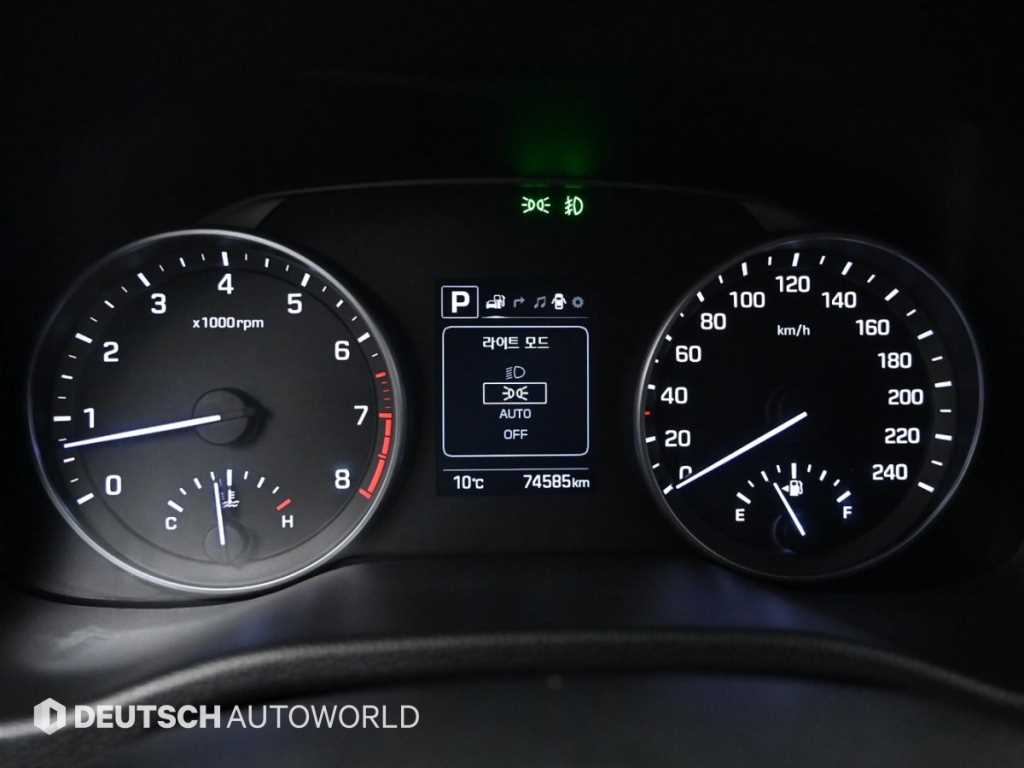 HYUNDAI Avante - Vista 8