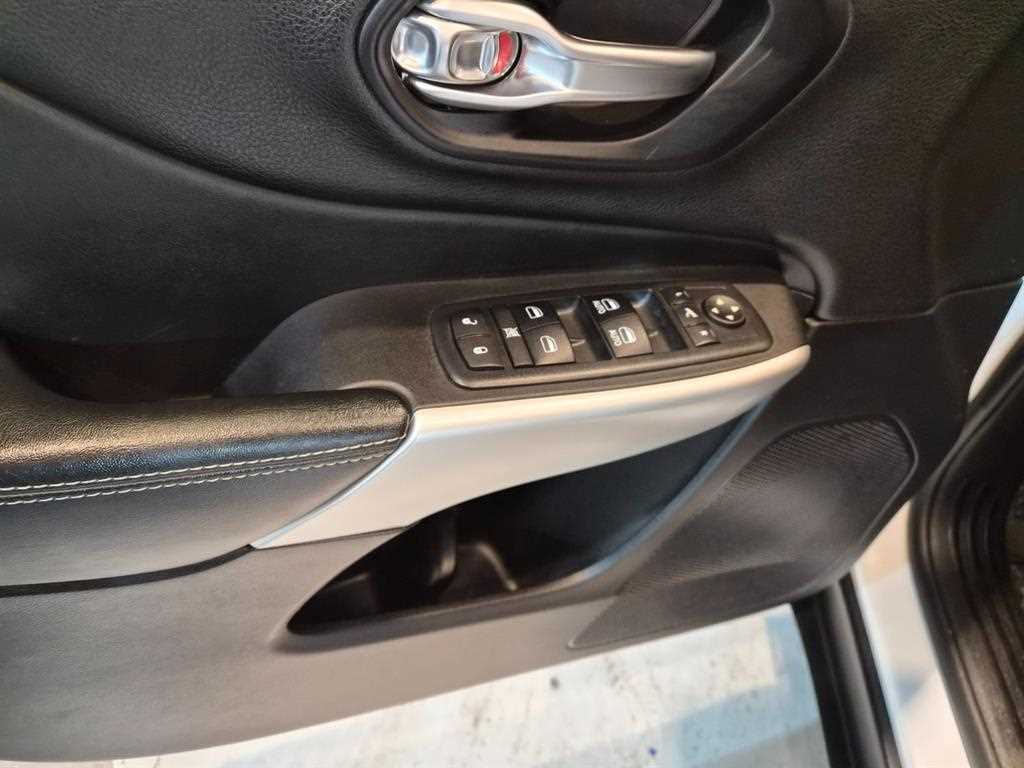 Jeep Cherokee - Vista 11