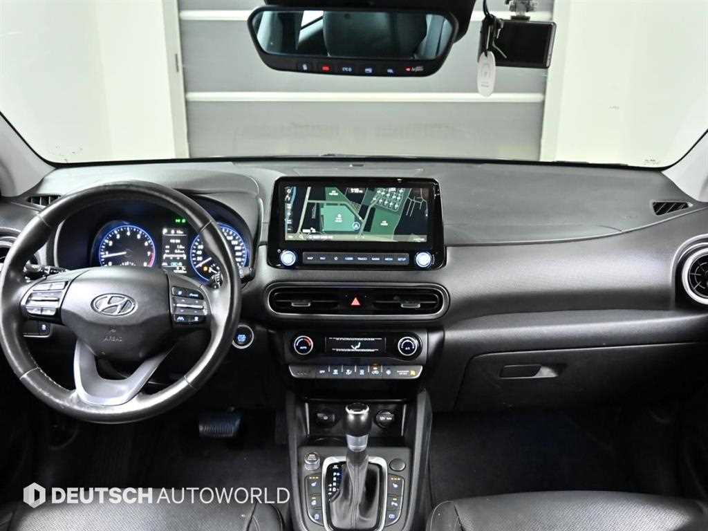 HYUNDAI Kona - Vista 7