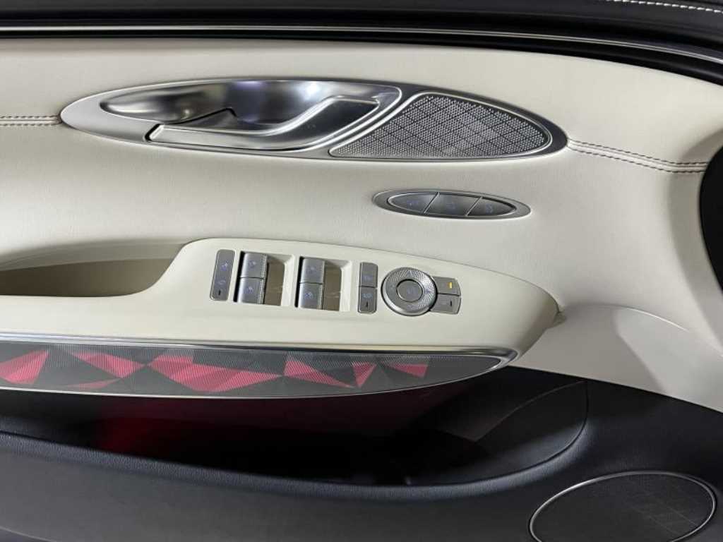 Genesis GV70 - Vista 10