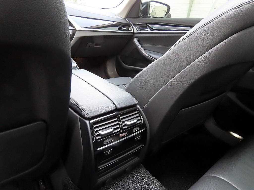 BMW 5 Series 2019 Negro - Importación desde Corea - HF Imports Iquique - Foto 16