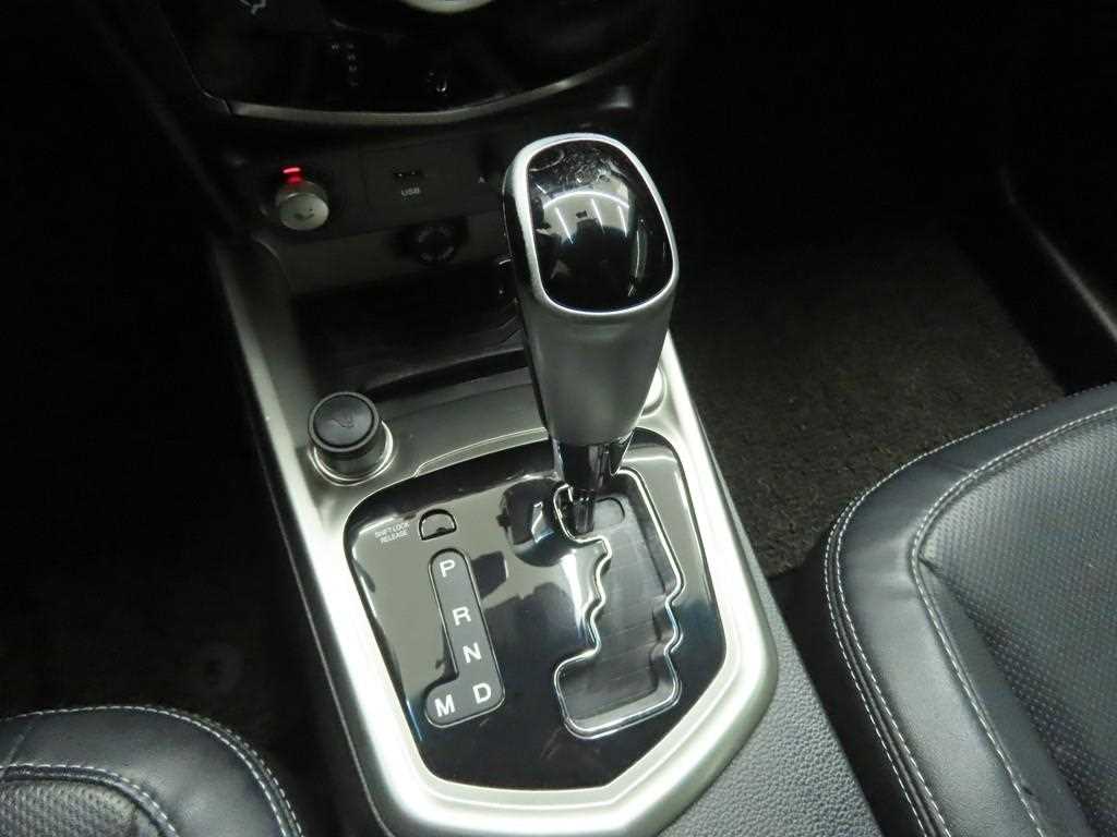 Ssangyong Tivoli 2016 Blanco - Importación desde Corea - HF Imports Iquique - Foto 13