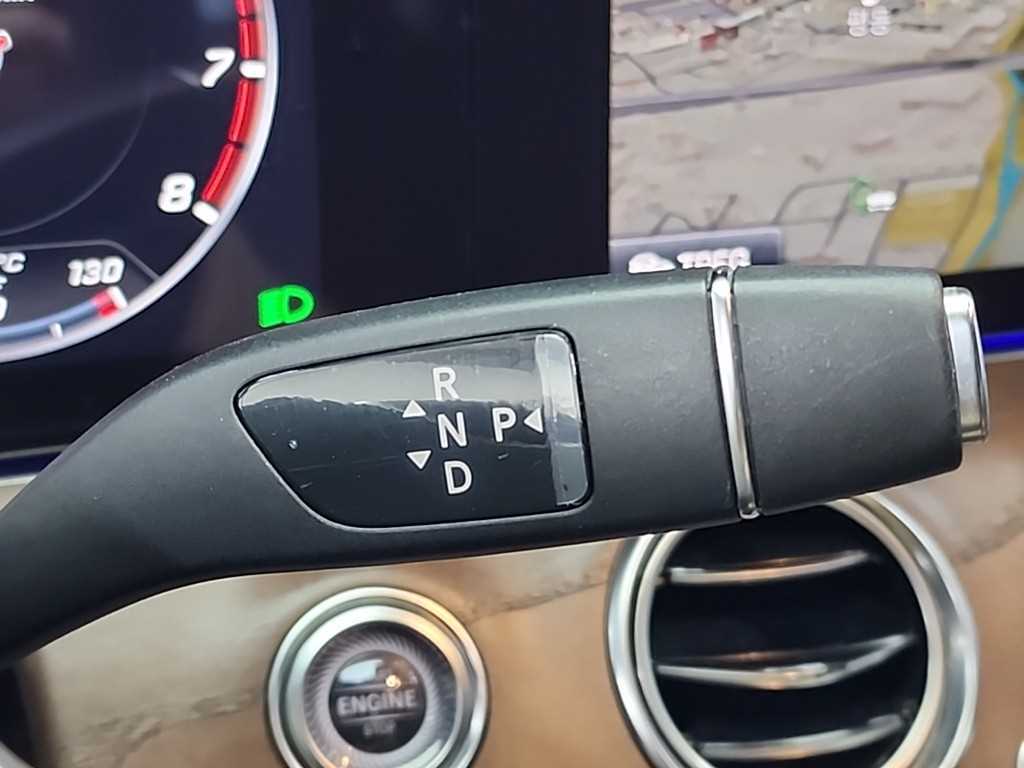 Mercedes Benz E class - Vista 8