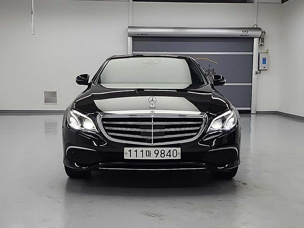 Mercedes Benz E class - Vista 2