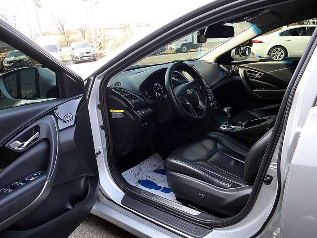 HYUNDAI Grandeur - Vista 6