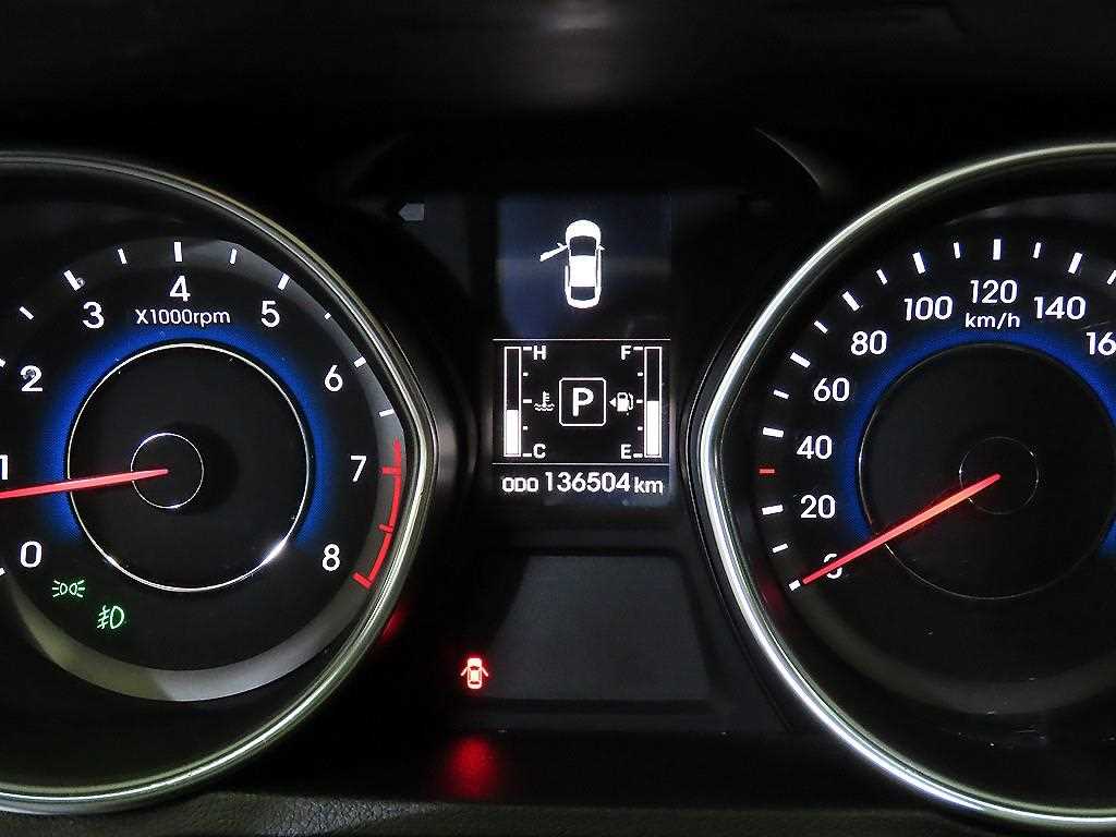 HYUNDAI Avante - Vista 9