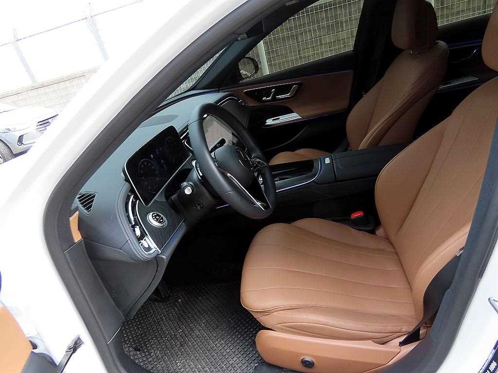 Mercedes Benz E class - Vista 5