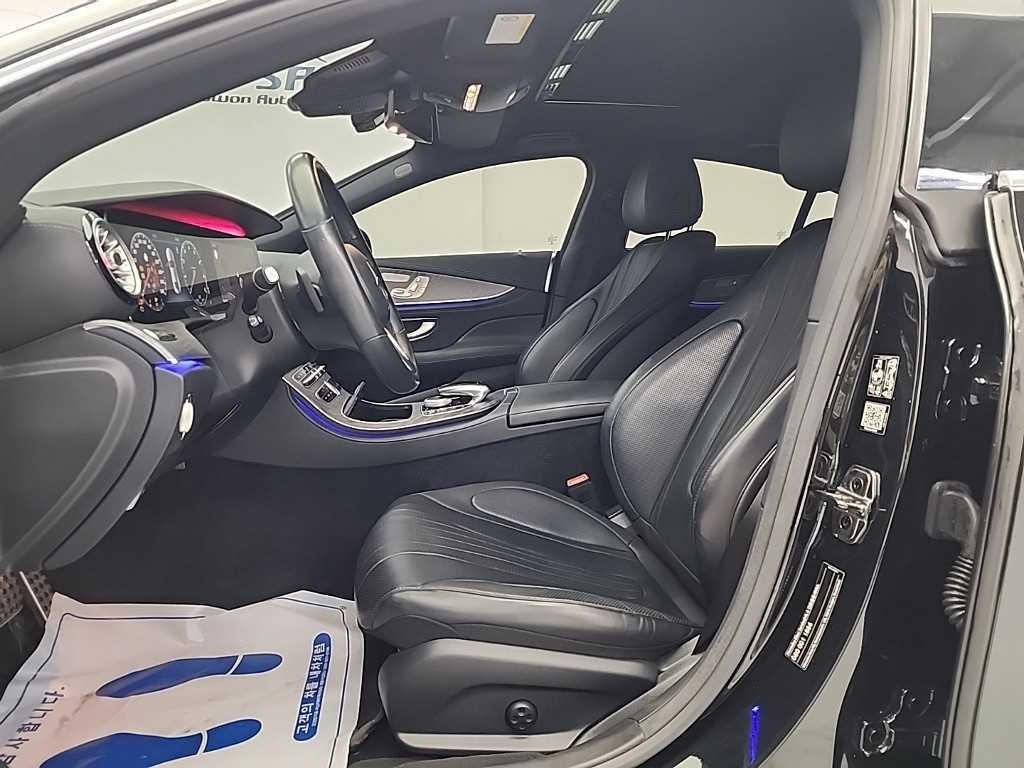 Mercedes Benz CLS Class - Vista 11