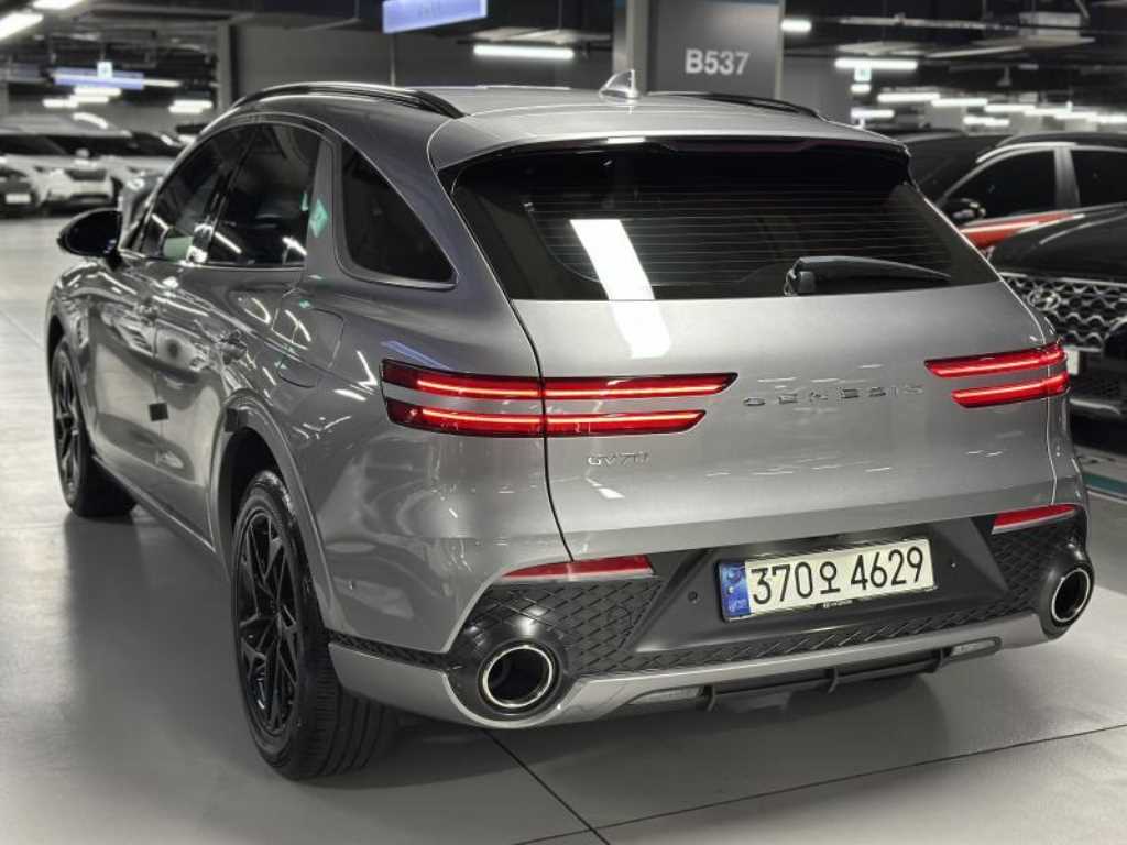 Genesis GV70 - Vista 4